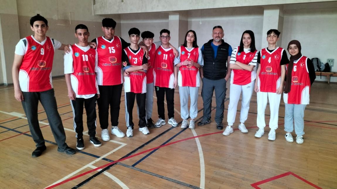 Okul Takımımız geleneksel Yakanyop turnuvasında İlçe birinciliği kazandı. Başarıların devamını dileriz